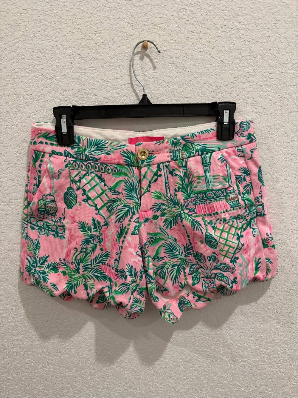 Lilly Pulitzer pink and green tropical scallop shorts botanical